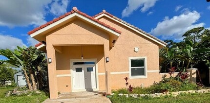Building Photo - 14715 82nd Ln N