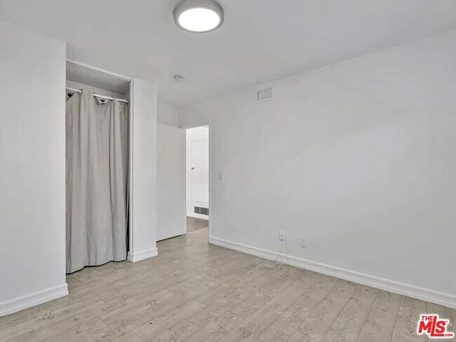 Building Photo - 28040 Ermine Pl