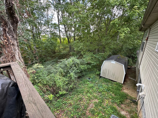 Building Photo - 301 Spring Hollow Rd