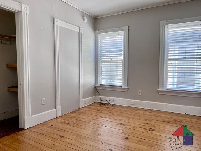 Building Photo - 88 Buell St