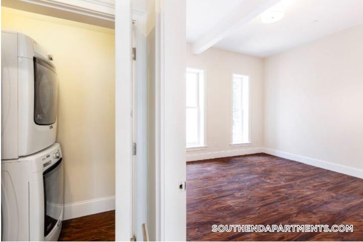 Building Photo - 1902 Washington St