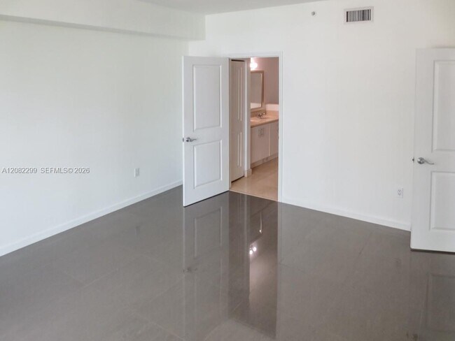 Building Photo - 7900 Harbor Island Dr
