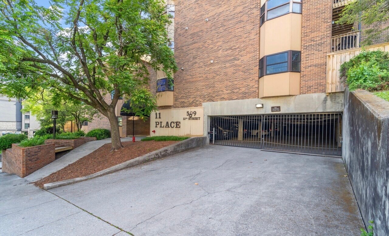 Building Photo - 509 11th St