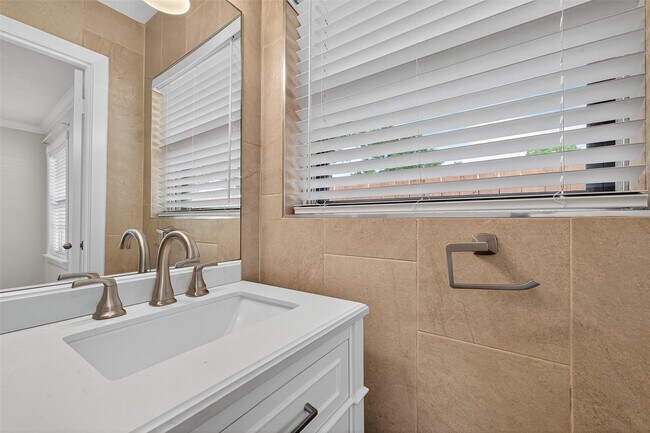 Building Photo - 4038 Cheena Dr