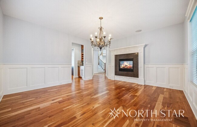Building Photo - Stunning Bull Mountain Estate