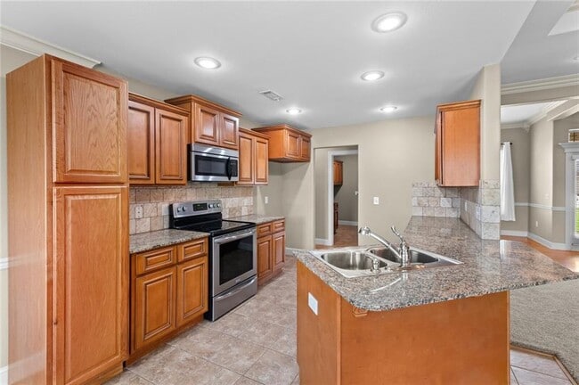 Building Photo - 1604 W Stratton Dr
