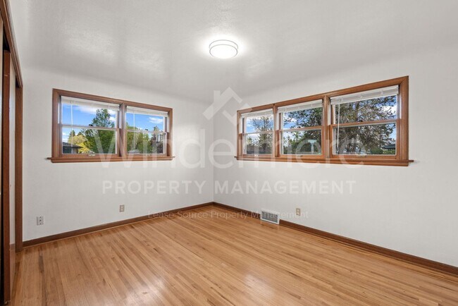 Building Photo - Charming North Spokane Home in a Prime Location
