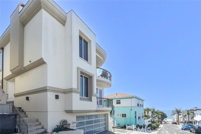 Building Photo - 216 23rd St