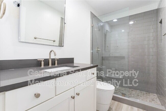 Building Photo - 6343 Wildwood Dr
