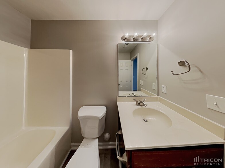 Building Photo - 1325 Rushing Creek Pkwy