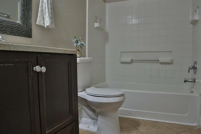 Building Photo - 717 Blair Ave