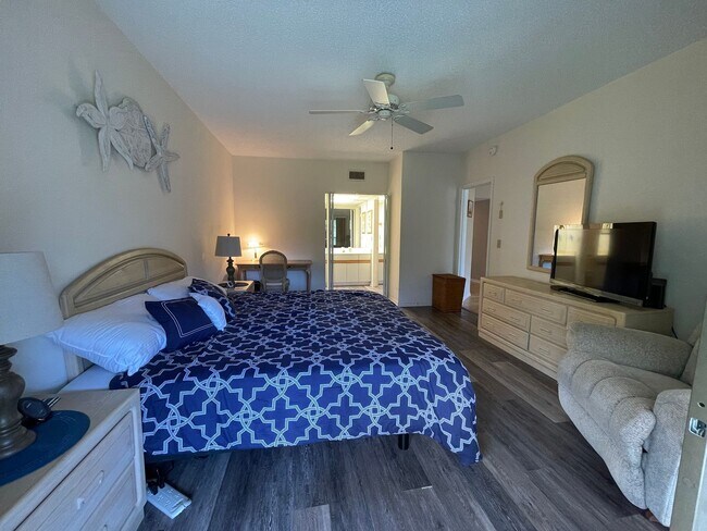 Building Photo - 2 BR Condo w/ Community Pool-  Monthly Rental available JAN 2026 - MAR 31, 2026