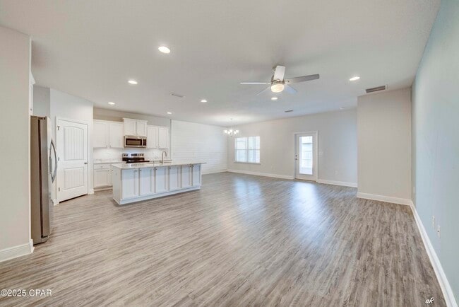 Building Photo - 309 Highbrook Rd