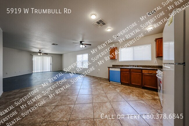 Building Photo - 5919 W Trumbull Rd