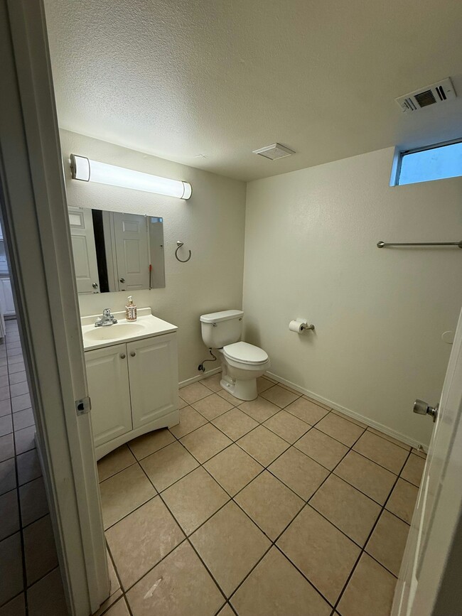 Building Photo - 1926 Haskell Rd