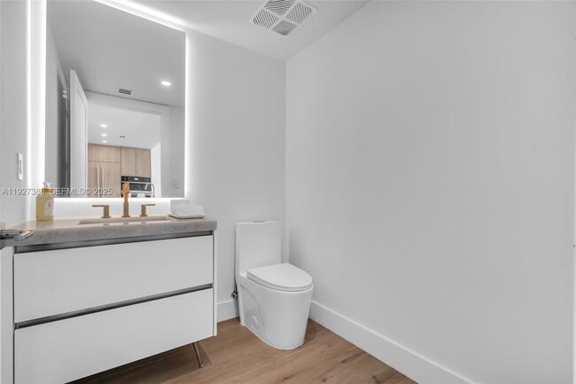 Building Photo - 92 SW 3rd St