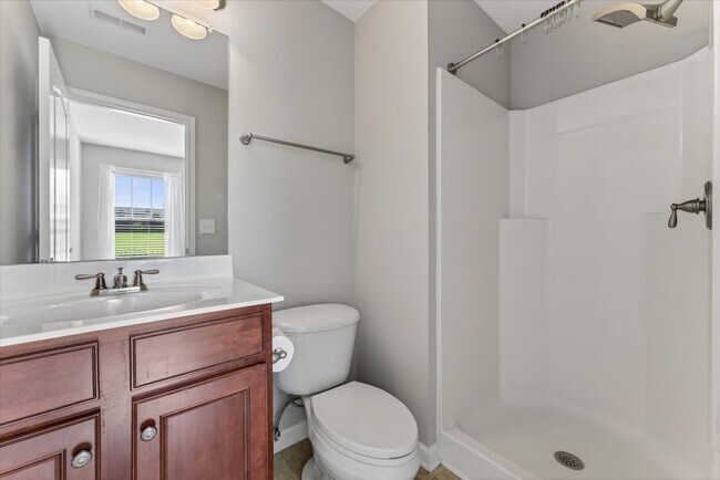 Building Photo - 3 Bedroom 3 1/2 Bath Pet Friendly Condo For Rent!