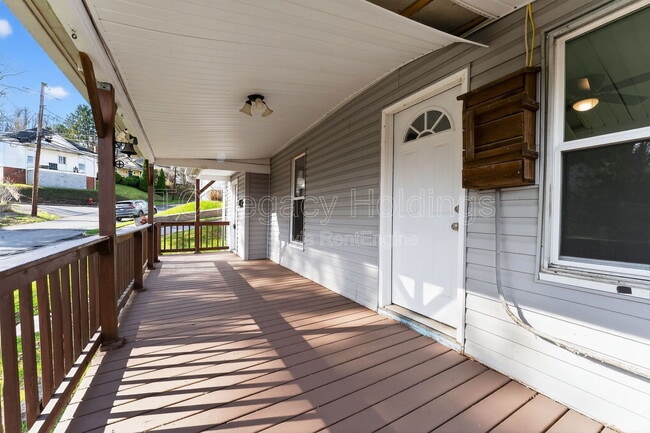 Building Photo - 134 Quincey St