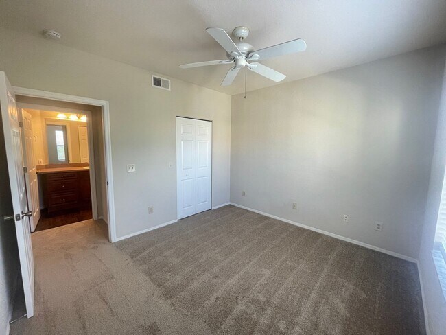 Building Photo - 1BR/1BA Altamonte Springs Condo with Brand...