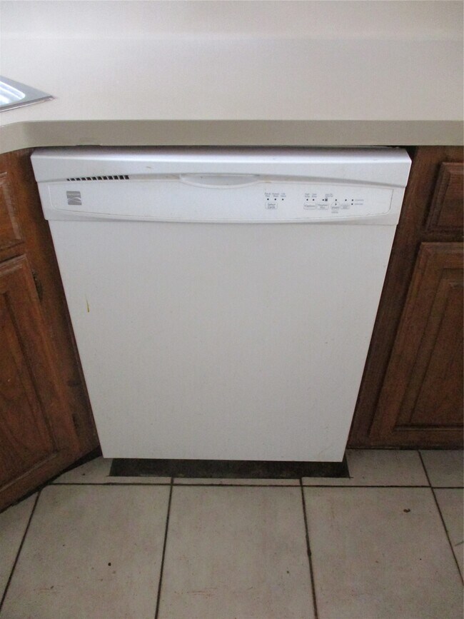 Building Photo - 10834 Sugar Hill Dr