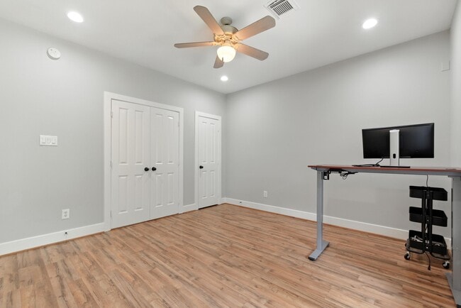 Building Photo - 1317 Bomar St