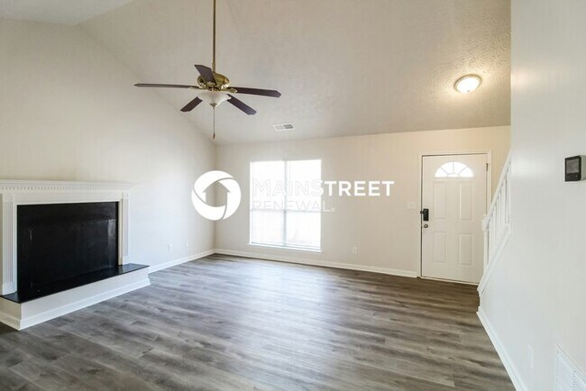 Building Photo - 3 Bedroom Pet-Friendly Home in Rex, GA with Main Street Renewal