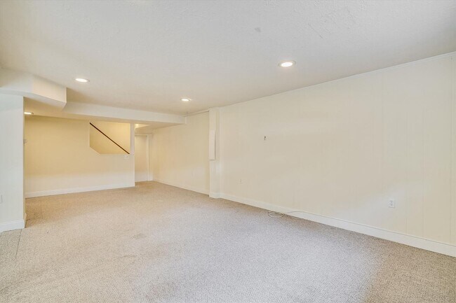 Building Photo - 11200 Powder Horn Dr