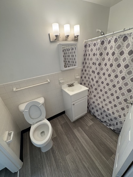 Building Photo - 1005 Hickory Hill Ln