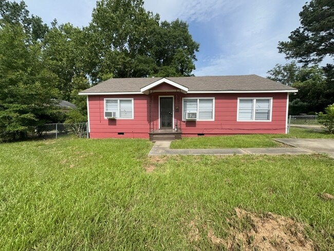 Primary Photo - 3755 Newman Ave
