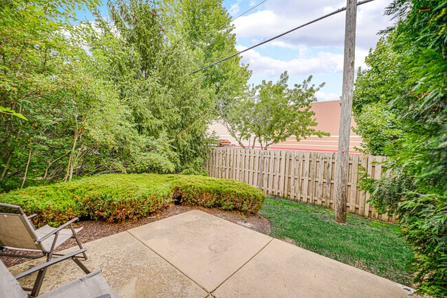 Building Photo - 4914 Montauk Dr