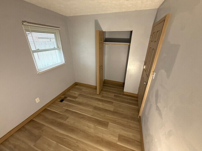 Building Photo - 9438 Conried Dr