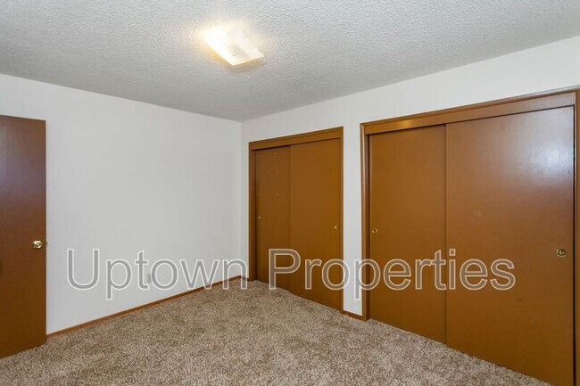 Building Photo - 8027 NE Flanders St