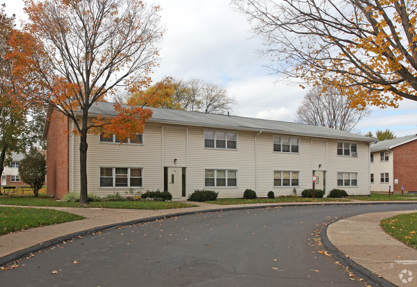 Primary Photo - Harris Park Apts