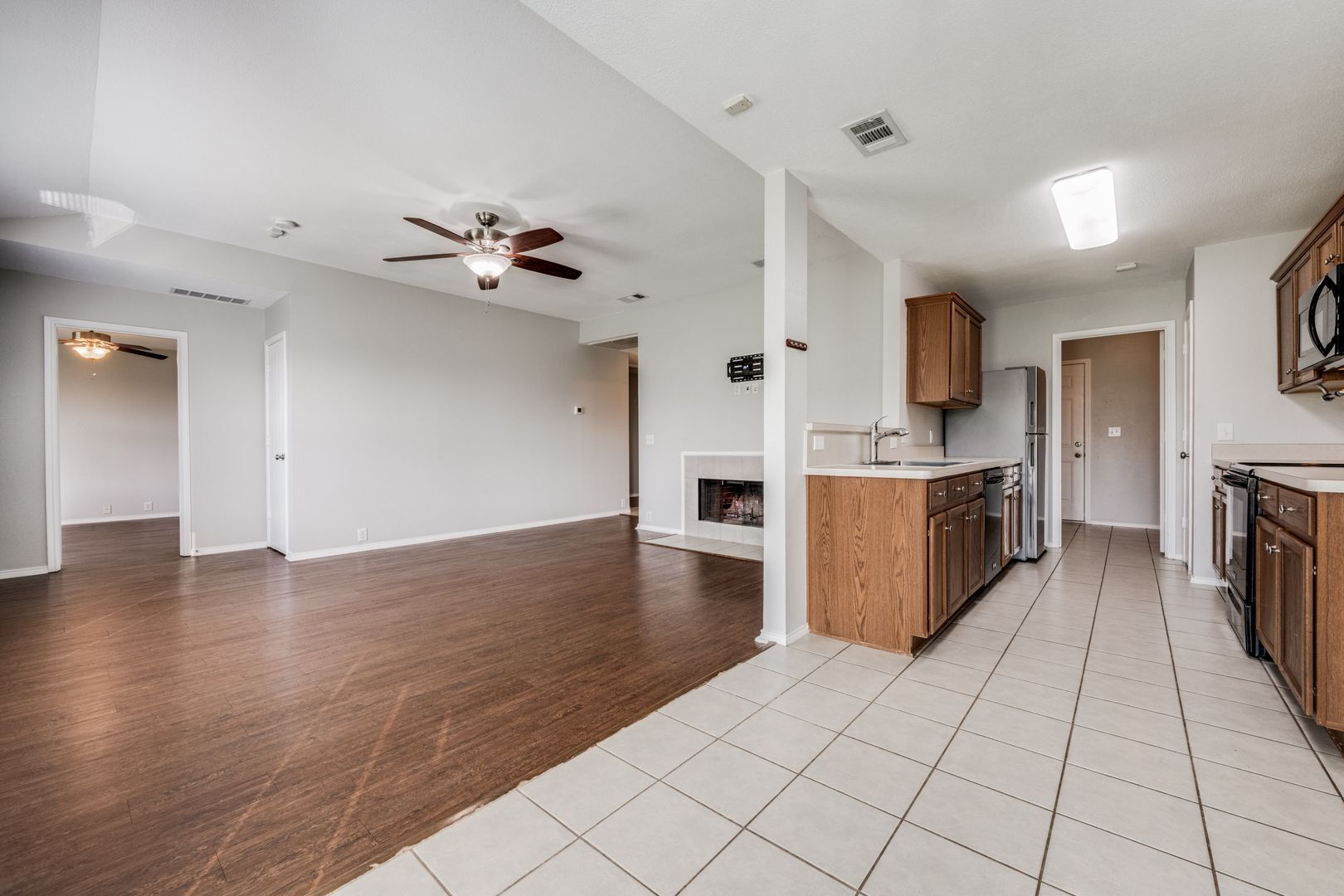 Building Photo - 4313 Sonoma Dr