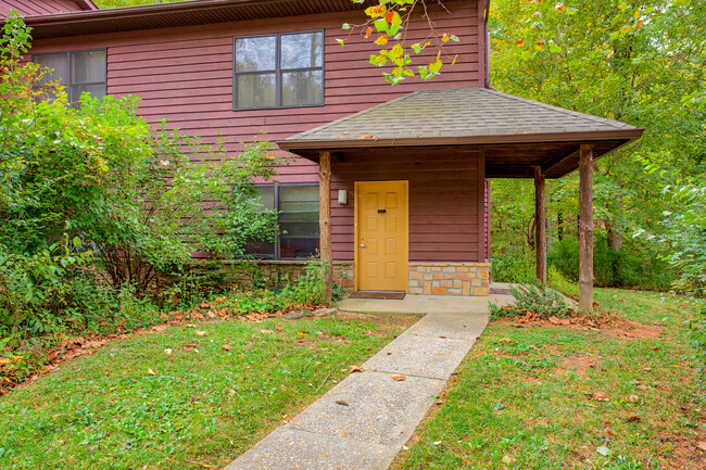 Building Photo - The Arbors