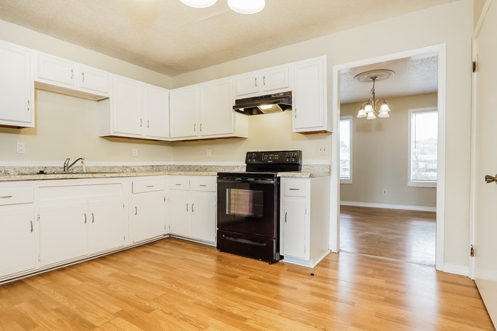 Building Photo - 732 Spring St