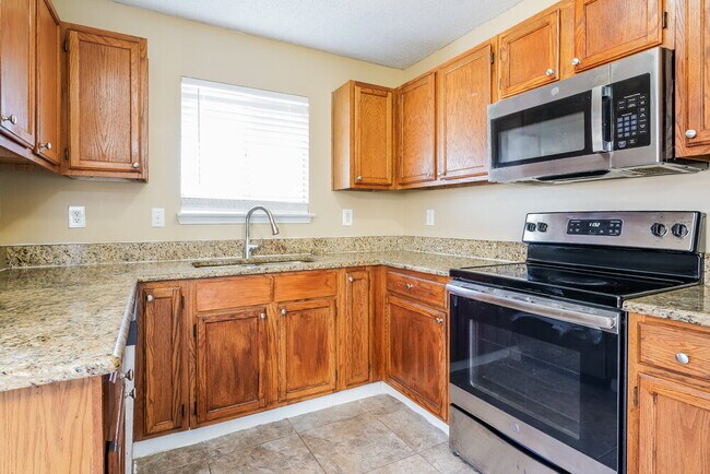 Building Photo - 1433 Grovecrest Dr