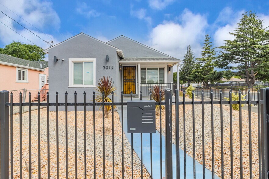 Primary Photo - 2075 83rd Ave