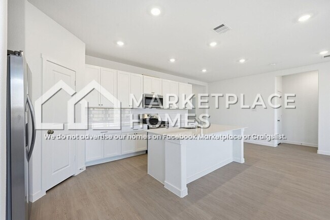 Building Photo - 1220 Ponchartrain Dr