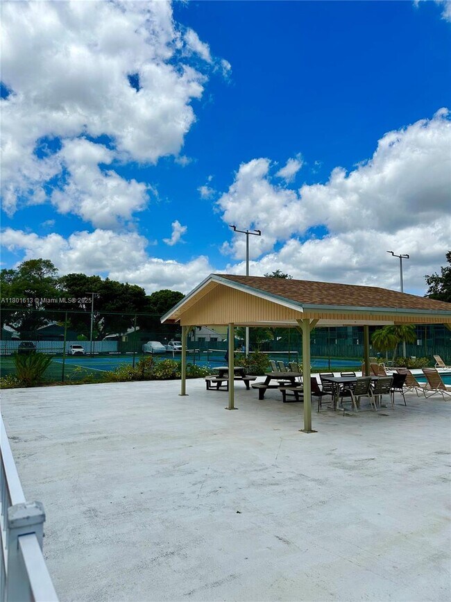 Building Photo - 7175 Orange Dr