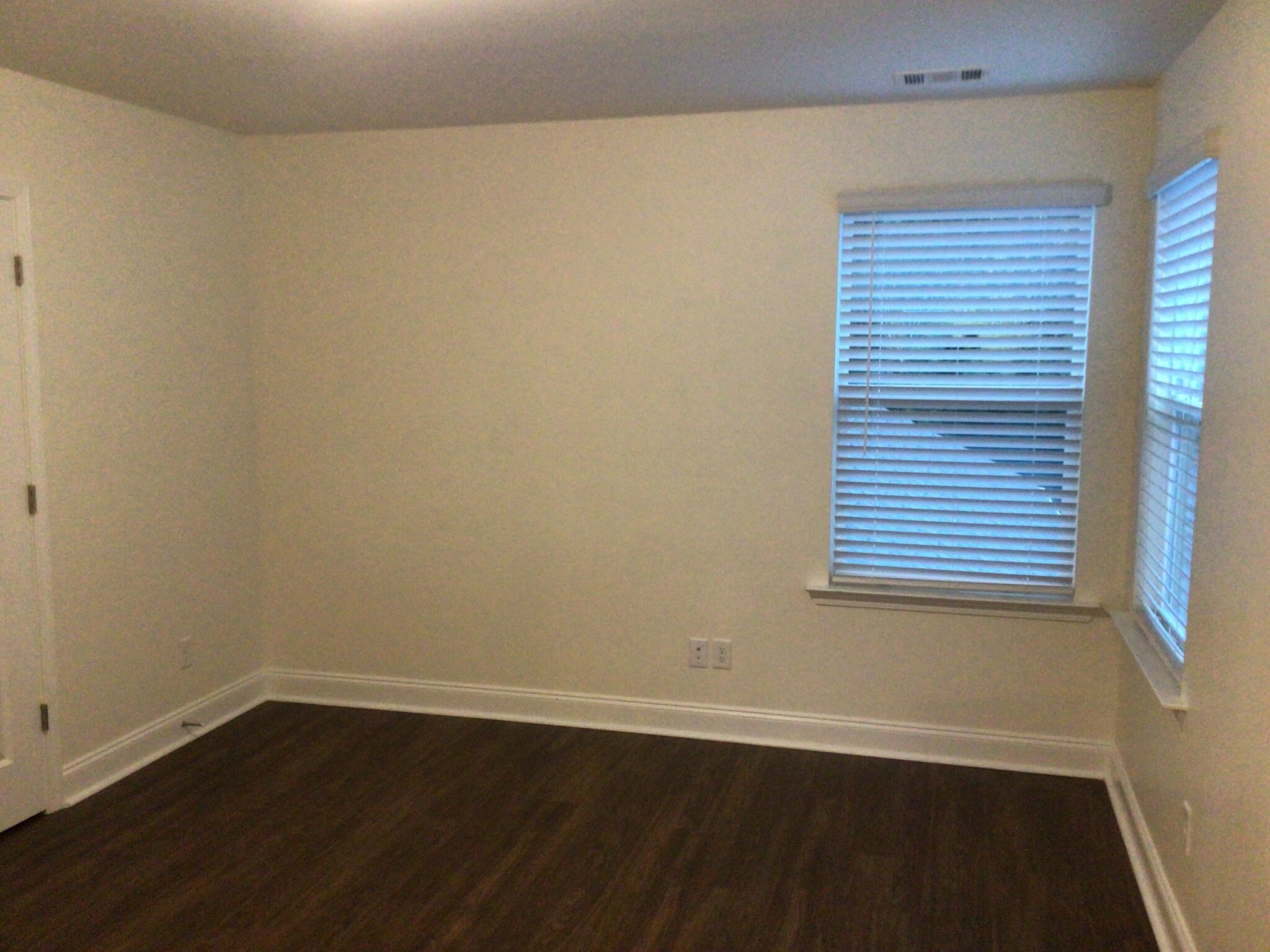 Building Photo - 16 Cherry St