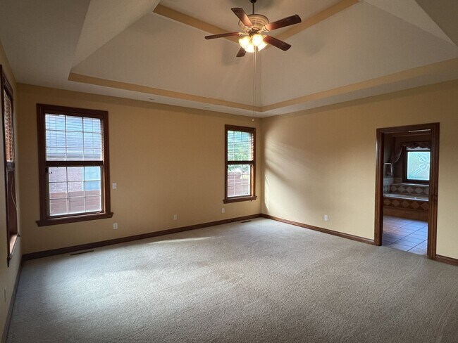 Building Photo - ***PRICE ADJUSTMENT - MOVE IN SPECIAL***