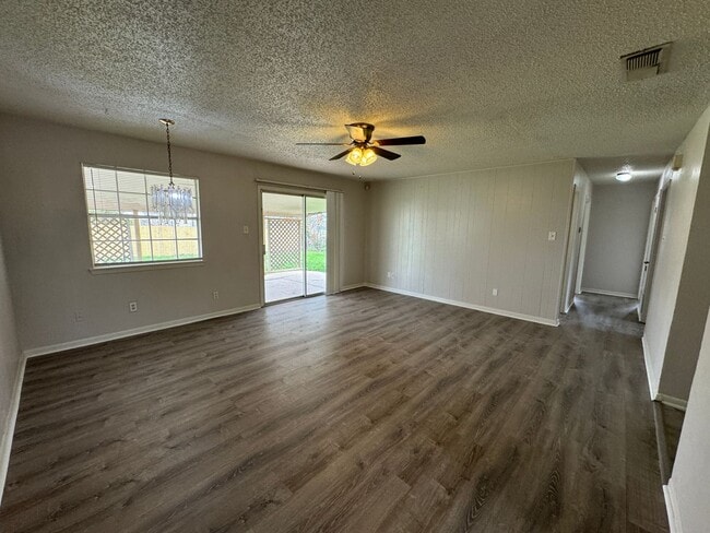 Building Photo - 3-Bedroom House for Rent in Killeen
