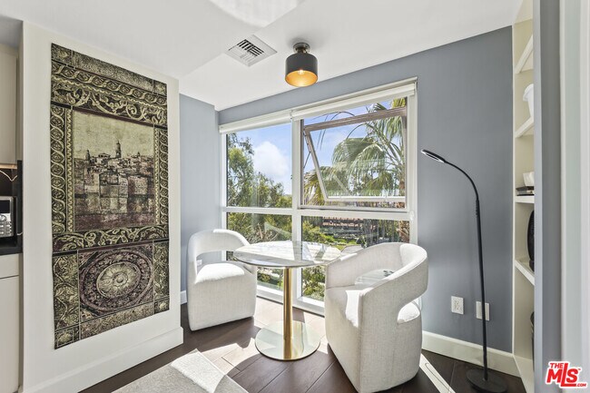 Building Photo - 13600 Marina Pointe Dr