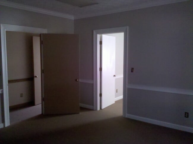 Building Photo - 300 W Broome St