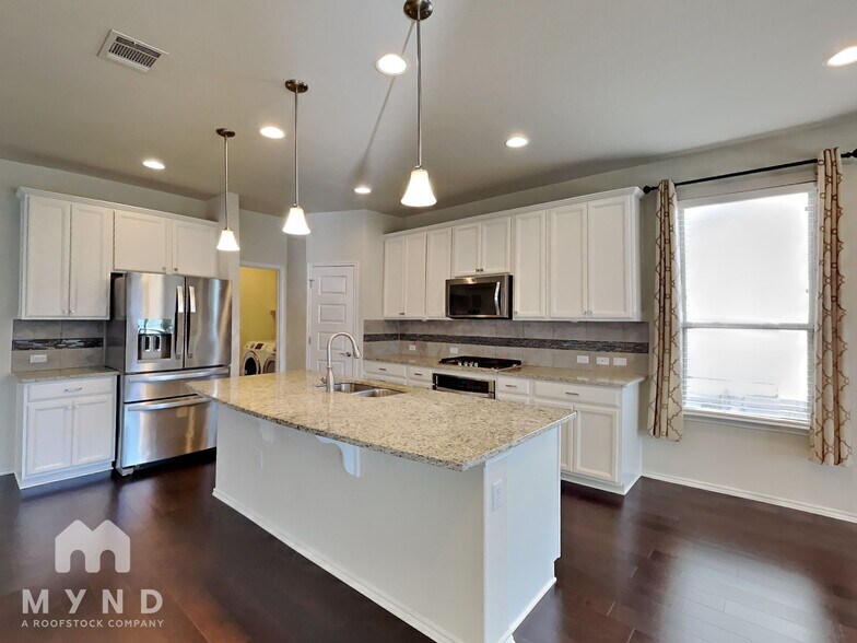 Building Photo - 14000 Osmarea Dr