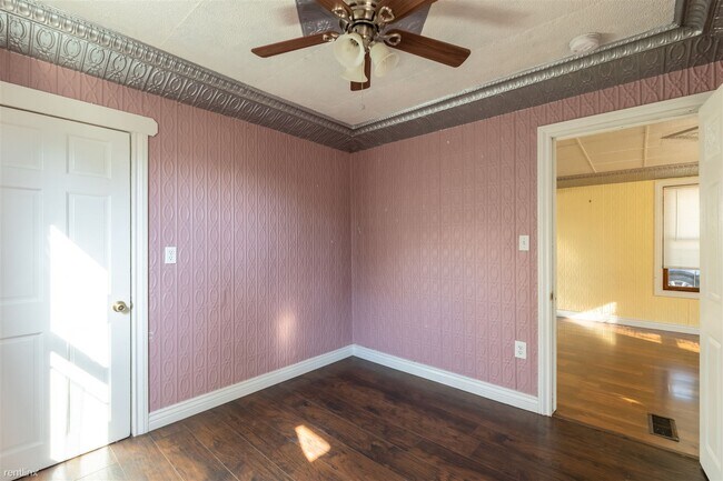 Building Photo - 3 br, 2 bath House - 2227 South Galapago S...