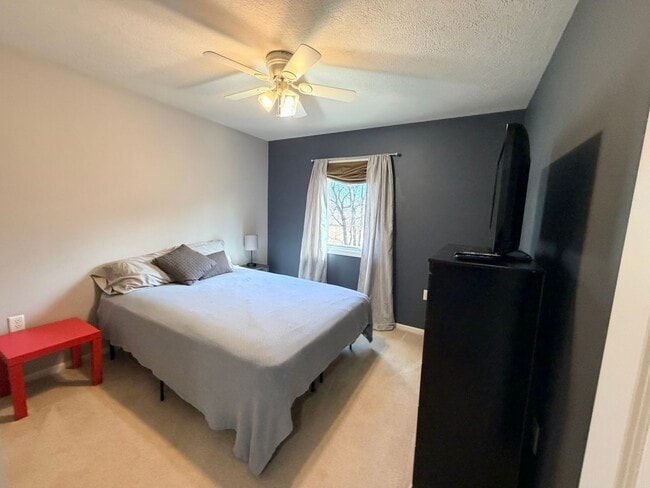 Building Photo - Furnished house for rent