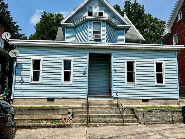 Primary Photo - 25 N Washington St