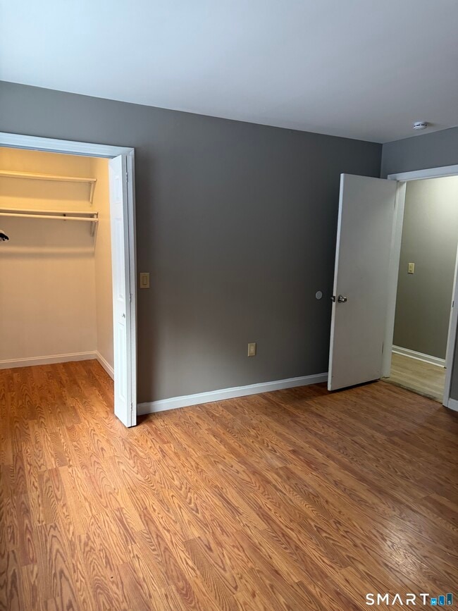 Building Photo - 138 Maple St